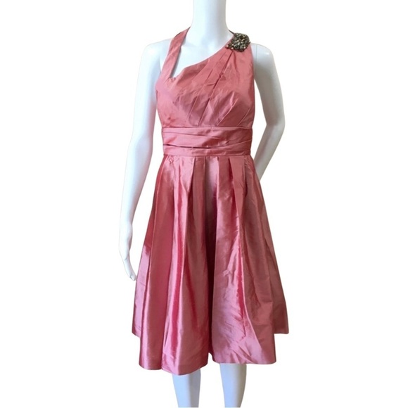 Kay Unger Dresses & Skirts - Kay Unger New York pleated a line dress coral size 4